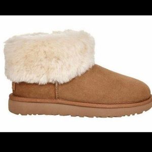 Ugg mini fluff